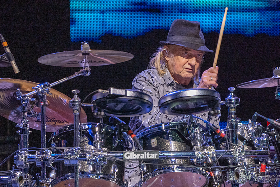Drummer's Review Xtra: Alan White (YES) Interview - Drummer's Review