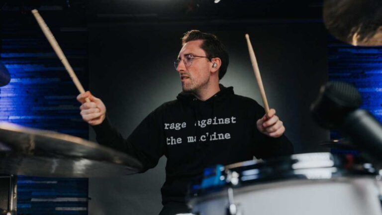 Brandon Toews Completes Mike Dolbear Masterclass Room Line-Up At The UK Drum Show 2025